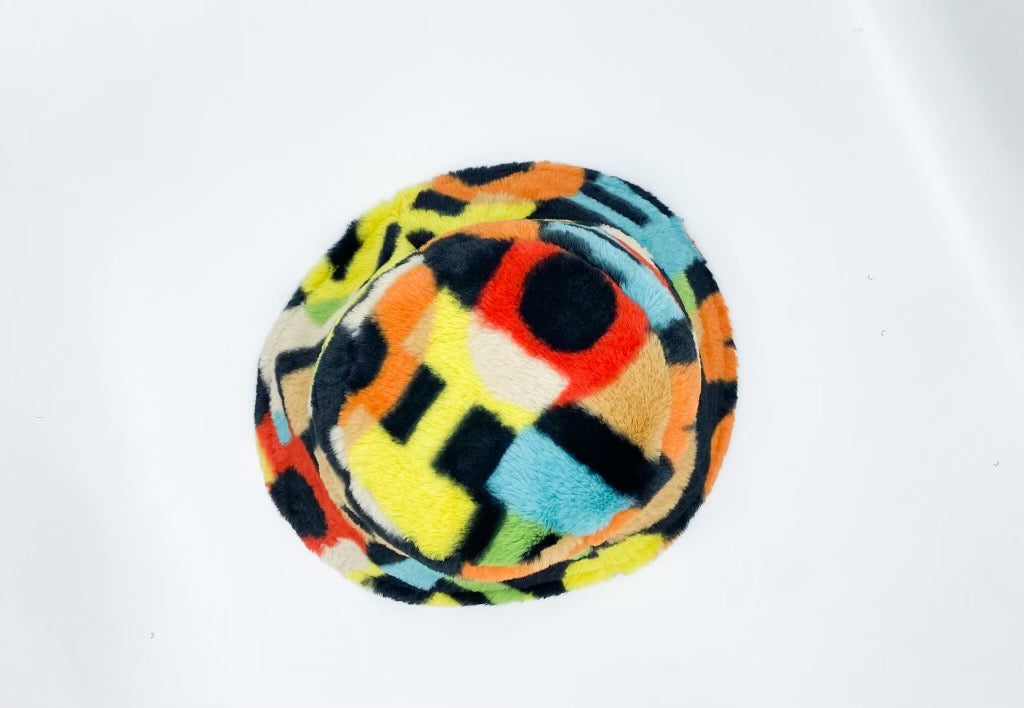 Sunasetti Fuzzy Bucket Hat